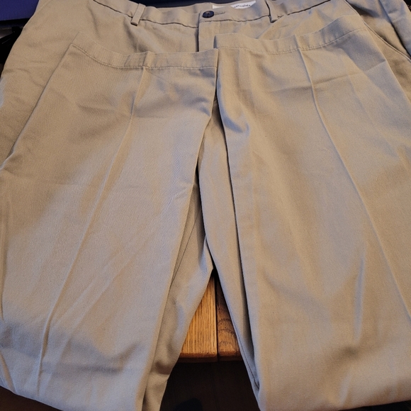 Man's  Chino Pants - Picture 6 of 9